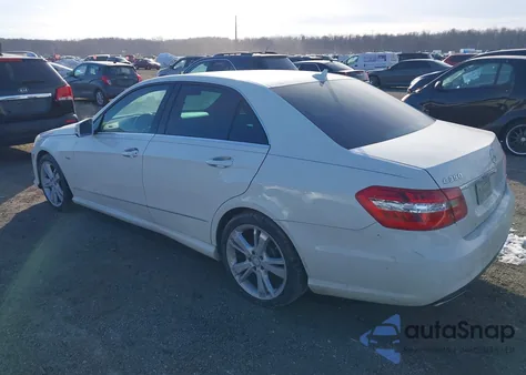 2012 Mercedes-Benz E 350 4Matic z USA, uszkodzony, nr VIN WDDHF8JB5CA621013